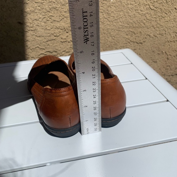 Dansko brown perforated leather flats size 6.5-7 ( European 37) - Picture 6 of 16